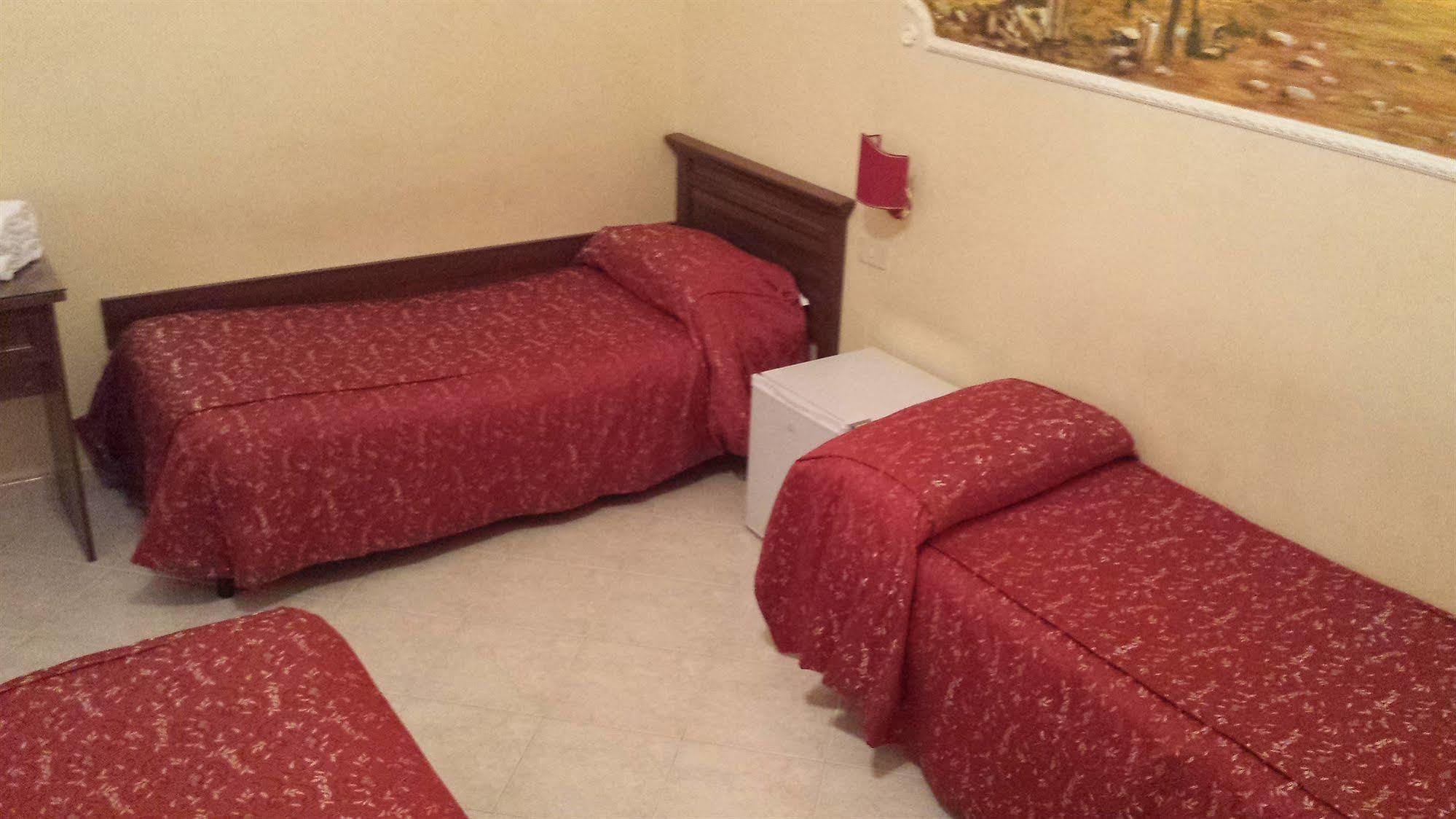 Hostel Cosmos Rome Bagian luar foto